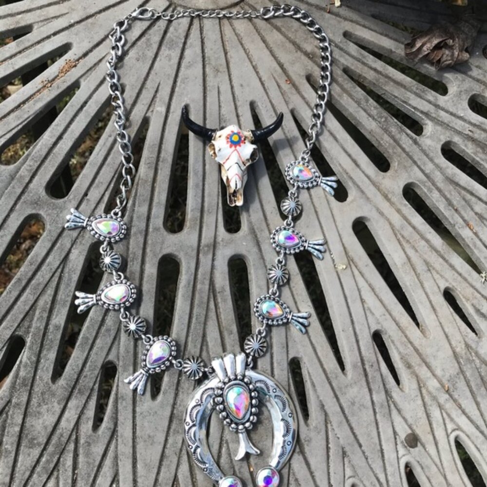 Bohemian Western Cowboy Horseshoe Squash Blossom Silver Rhinestone Necklace - Picture 9 of 16